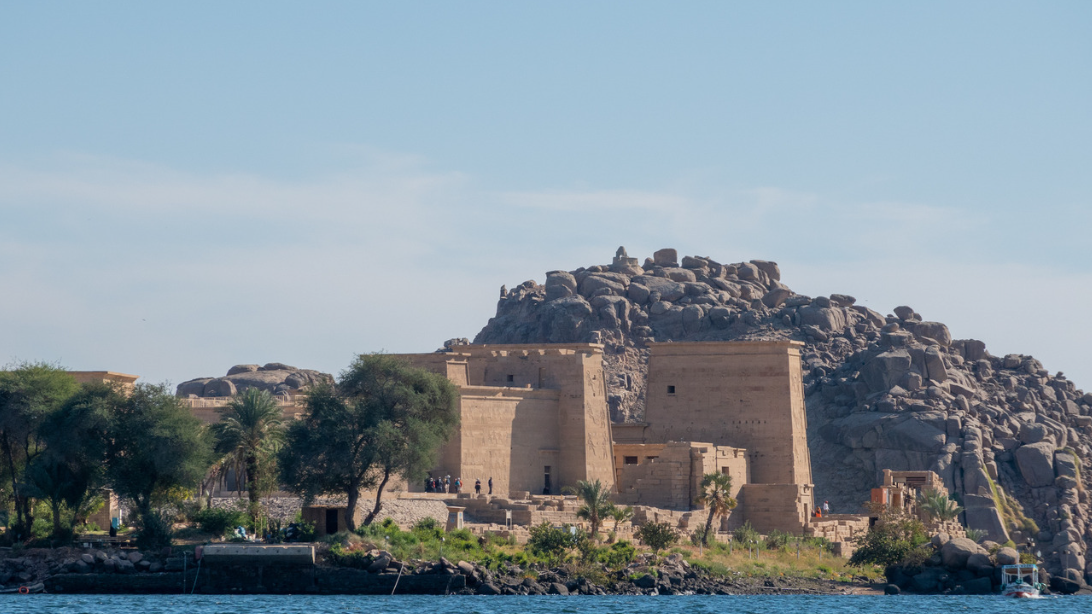 philae vanaf het water