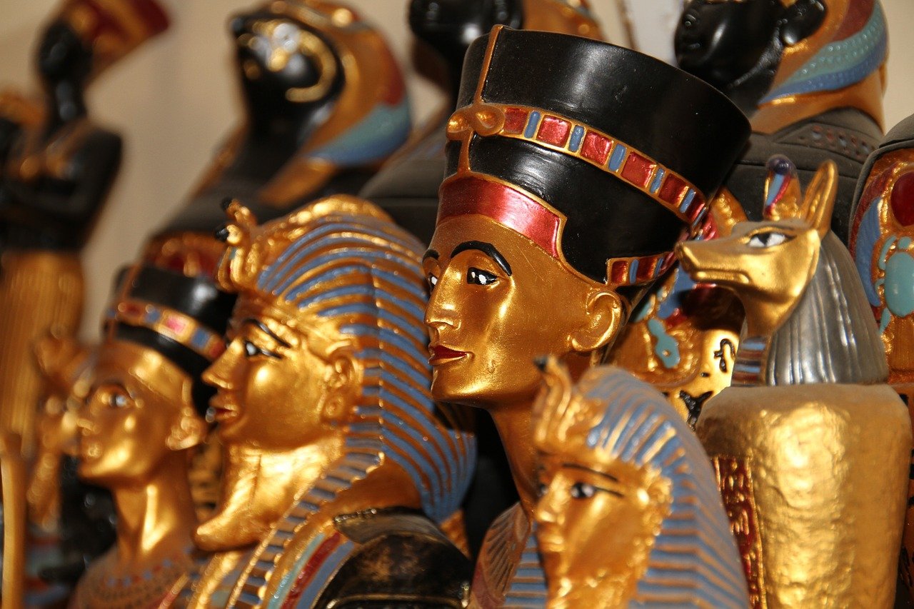 selectie beelden in het Egyptisch museum
