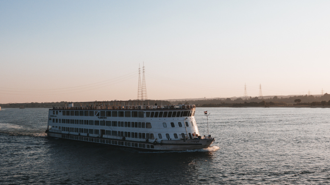 varen van aswan naar luxor