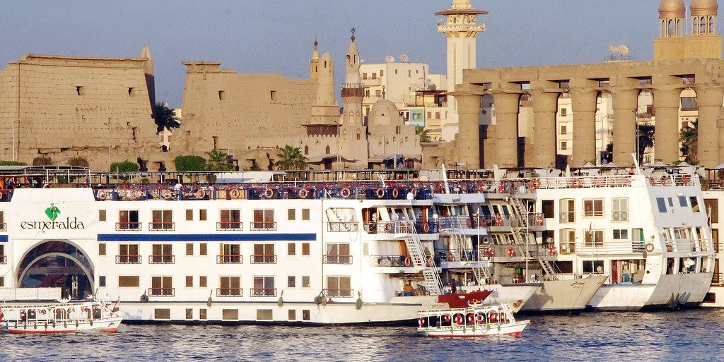 cruise bij tempel van luxor